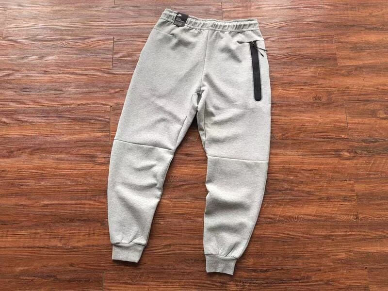 Nike Tech Fleece Light Grey