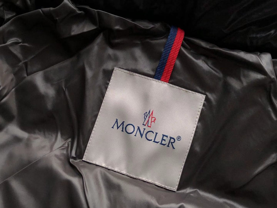 Moncler Hooded Puffer Jacket Black