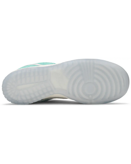 Kasina x Dunk Low "Road Sign"