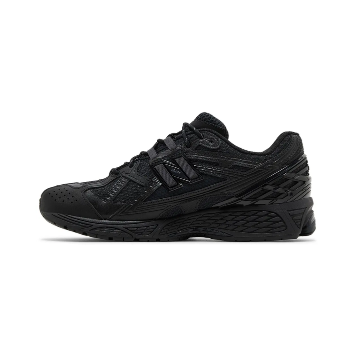 1906U "Triple Black"