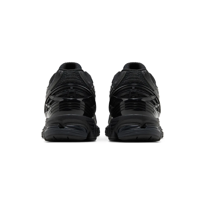 1906U "Triple Black"