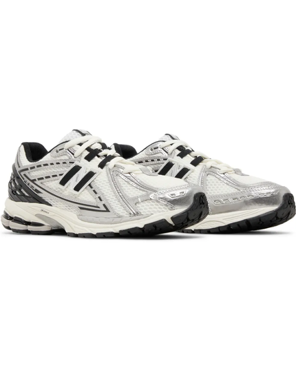 1906R "Silver Metallic Black"