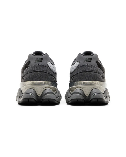 9060 "Black Castlerock"