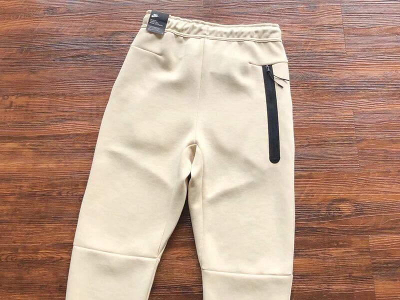 Nike Tech Fleece Cream