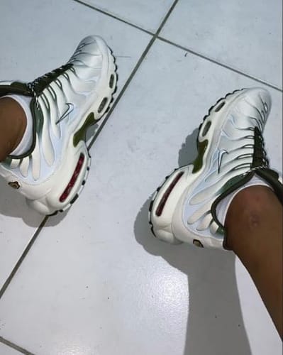 Customer photo: Air Max TN Plus "Bone Olive"