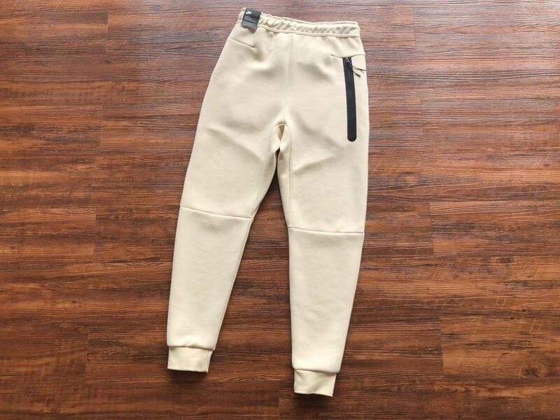 Nike Tech Fleece Cream