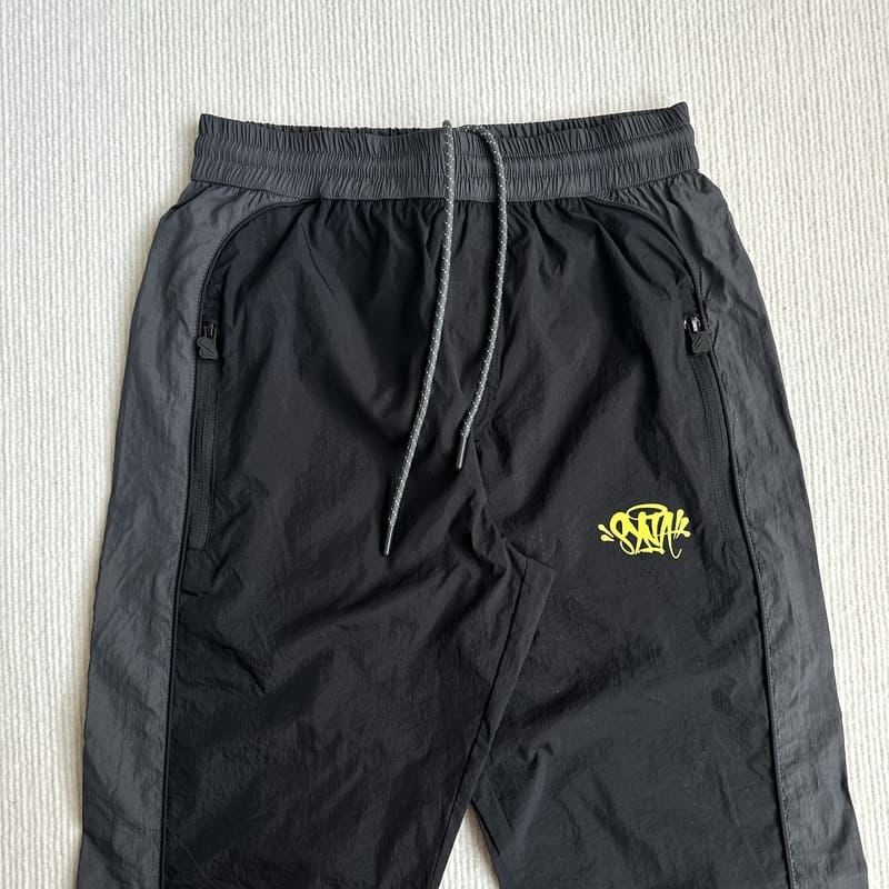 SYNA World Syna Logo Shell Black Set